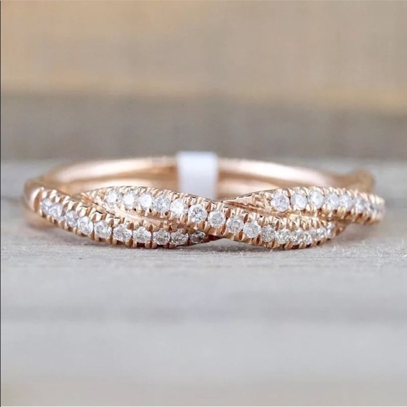 everrealli Jewelry - Simple Rose Gold Twisted Diamond Band Ring